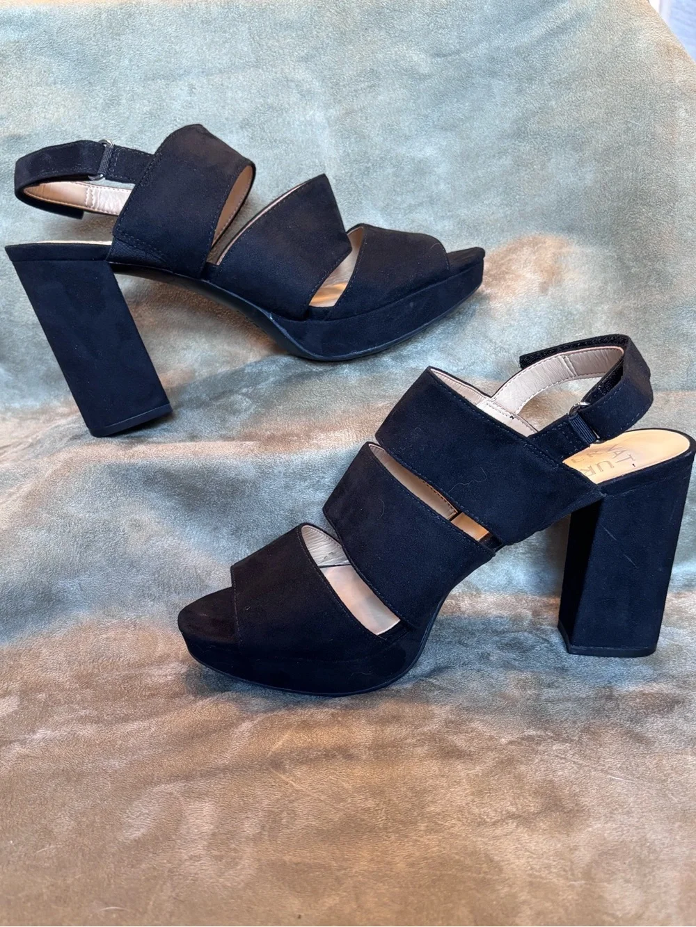 NATURALIZER SZ 8.5 Black Faux Suede Platform Block Heel Strappy/Adjust. Sandals
